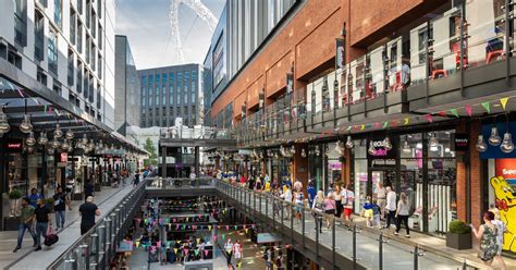 designer outlet wembley uk.